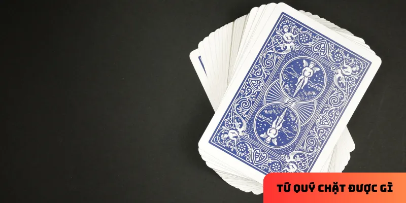 Ba đôi thông hoặc bốn đôi thông cũng có thể chặt tứ quý trong một số biến thể.